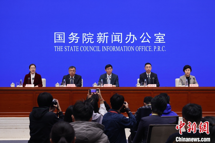 以哈尔滨亚冬会练兵备战米兰冬奥会，我国将派