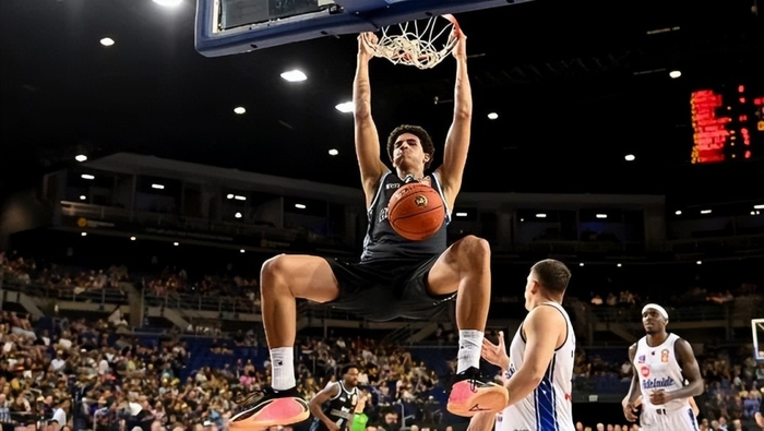 墨西哥锋线新星卡里姆-洛佩斯冲击NBA选秀历史突