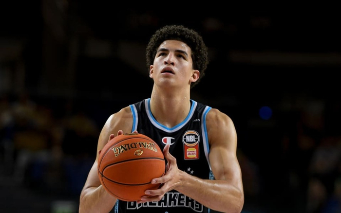 墨西哥锋线新星卡里姆-洛佩斯冲击NBA选秀历史突