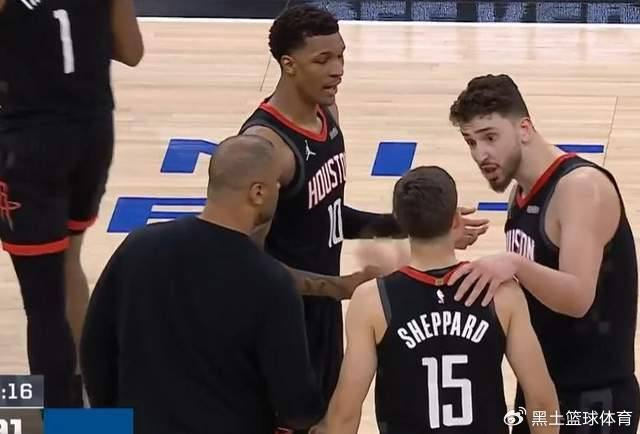 火箭客场爆冷负公牛 乌度卡临场决策成关键