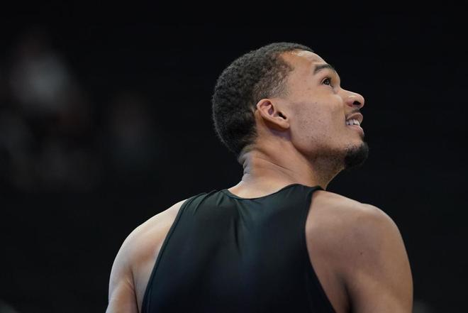 文班亚马两双创历史纪录，反超亚历山大领跑M