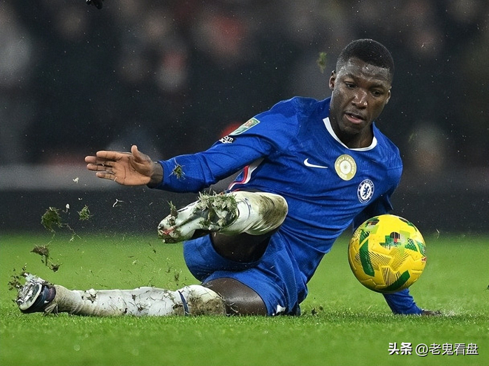 曼联瞄准南安普顿新星查尔斯 2000万镑或成关键引